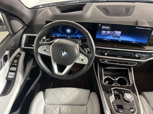 Used 2023 BMW X7 xDrive40i w/ Executive Package image 17
