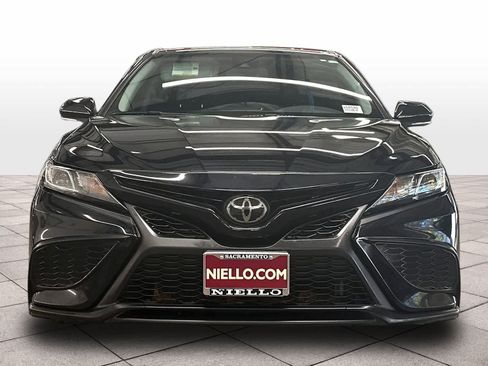 Used 2022 Toyota Camry SE w/ Convenience Package FWD image 2