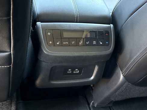 Used 2023 Nissan Pathfinder SL w/ SL Premium Package FWD image 13