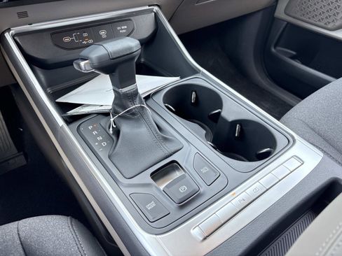 New 2026 Kia Carnival LX FWD image 25