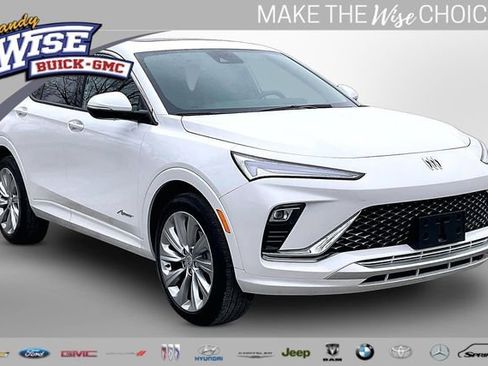 Used 2025 Buick Envista Avenir image 1