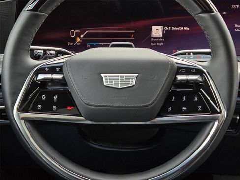 Certified 2025 Cadillac Escalade IQ Luxury 2 w/ LPO, Premium Carpet Package AWD/4WD image 17