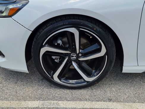 Used 2022 Honda Accord Sport image 11