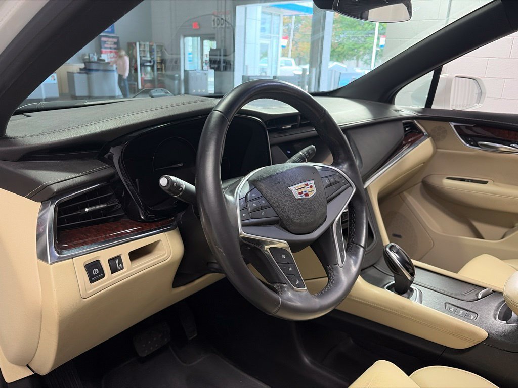 Used 2017 Cadillac XT5 Luxury w/ Driver Awareness Package AWD/4WD image 19