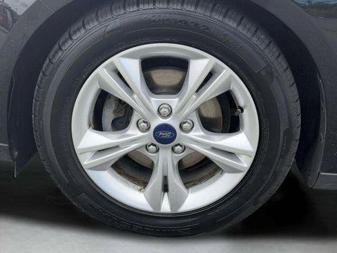 Used 2014 Ford Focus SE FWD image 29