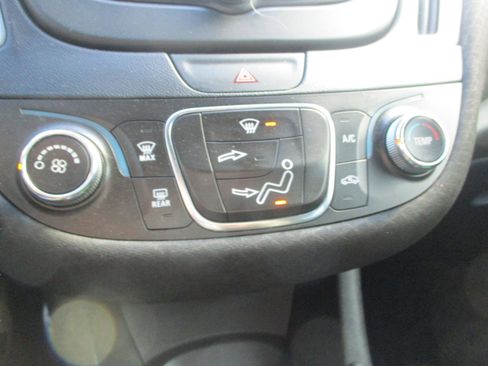 Used 2017 Chevrolet Malibu LS image 23