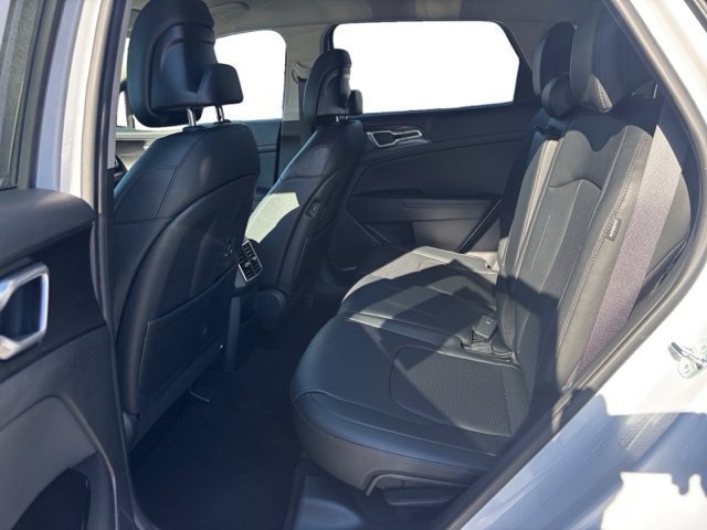 Used 2024 Kia Sportage EX AWD/4WD image 12