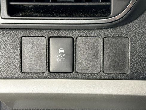 Used 2017 Toyota Camry SE FWD image 13