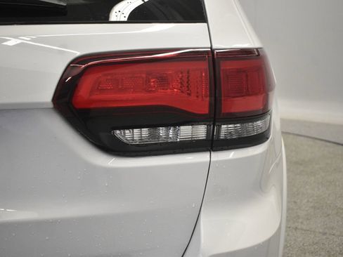 Used 2021 Jeep Grand Cherokee Altitude image 17