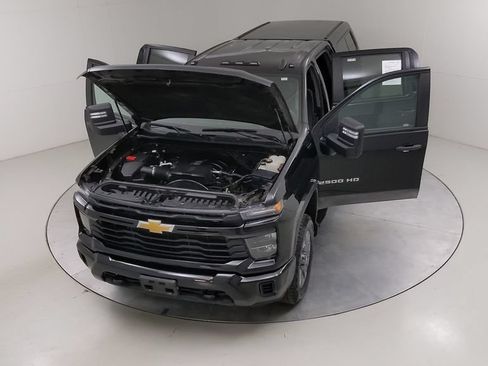 Used 2024 Chevrolet Silverado 2500 Custom w/ Custom Value Package AWD/4WD image 43