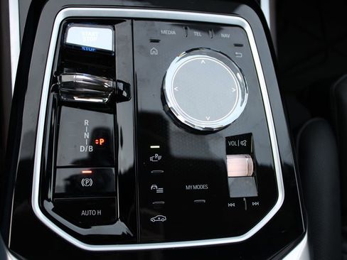 Used 2024 BMW i7 xDrive60 image 30