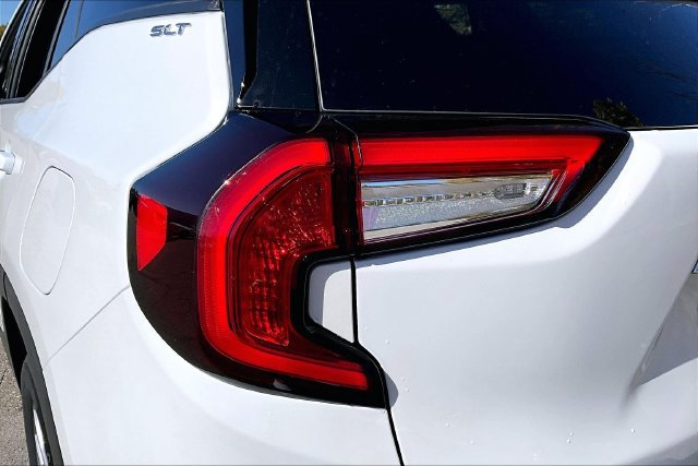 Used 2024 GMC Terrain SLT w/ LPO, Floor Liner Package FWD image 29