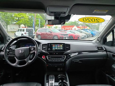 Used 2020 Honda Pilot Touring image 3