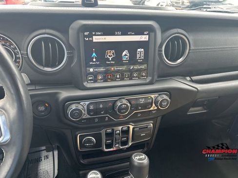 Used 2019 Jeep Wrangler Unlimited Sahara w/ Dual Top Group image 15