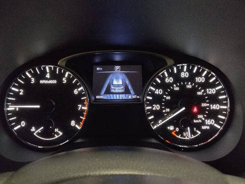 Used 2017 Nissan Pathfinder SL w/ Trailer Tow Package FWD image 23