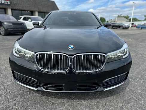 Used 2016 BMW 740i w/ Executive Package 2 RWD image 8