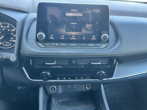 Certified 2022 Nissan Rogue SV image 18