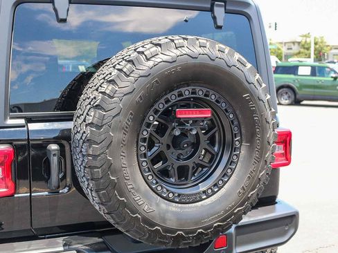 Used 2021 Jeep Wrangler Unlimited Sport AWD/4WD image 9