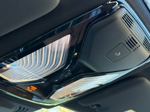 Used 2023 BMW 330i w/ Premium Package image 22