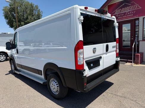 Used 2025 RAM ProMaster 2500 w/ U-Haul Equipment Group FWD image 7