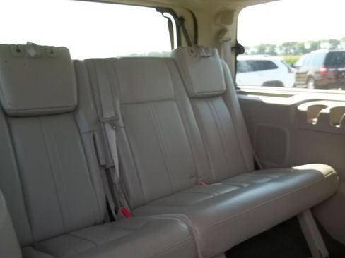 Used 2017 Lincoln Navigator Select AWD/4WD image 14