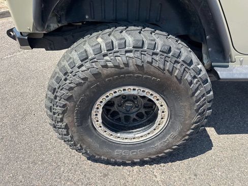 Used 2017 Jeep Wrangler Unlimited Sport w/ Quick Order Package 24S AWD/4WD image 19