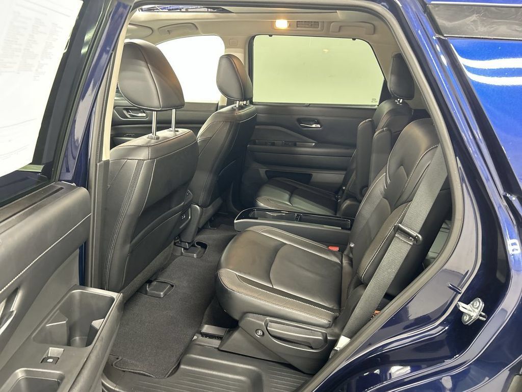 Used 2023 Nissan Pathfinder SL w/ SL Premium Package AWD/4WD image 21