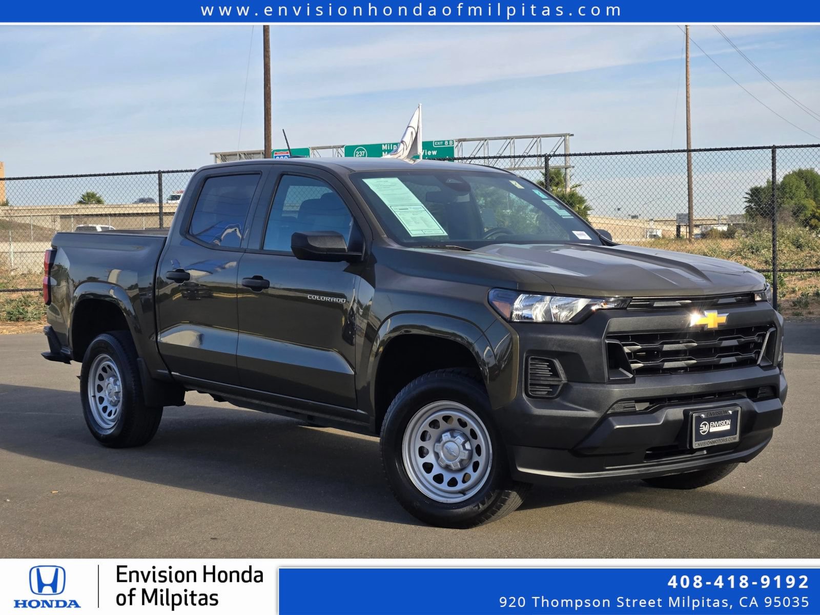 Used 2023 Chevrolet Colorado W/T RWD image 1