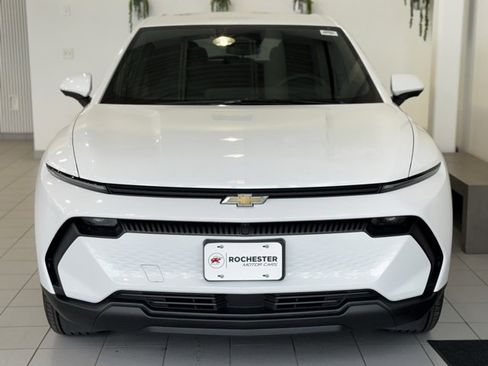 New 2026 Chevrolet Equinox EV LT image 32