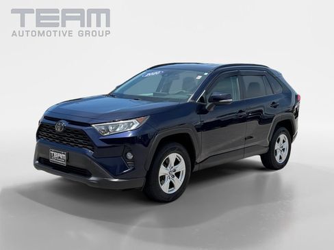 Used 2020 Toyota RAV4 XLE FWD image 3