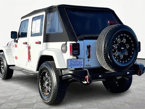 Used 2016 Jeep Wrangler Unlimited Sahara image 13