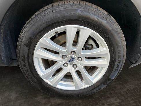 Used 2019 Ford Explorer XLT w/ Equipment Group 201A AWD/4WD image 45