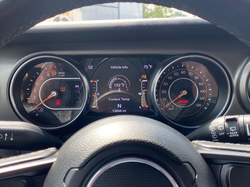 Used 2021 Jeep Wrangler Sport AWD/4WD image 27