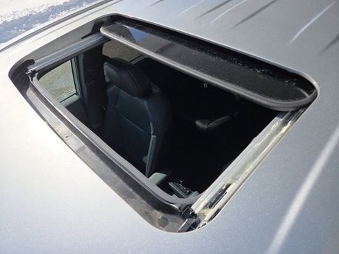 Used 2021 Toyota Sienna XSE image 9