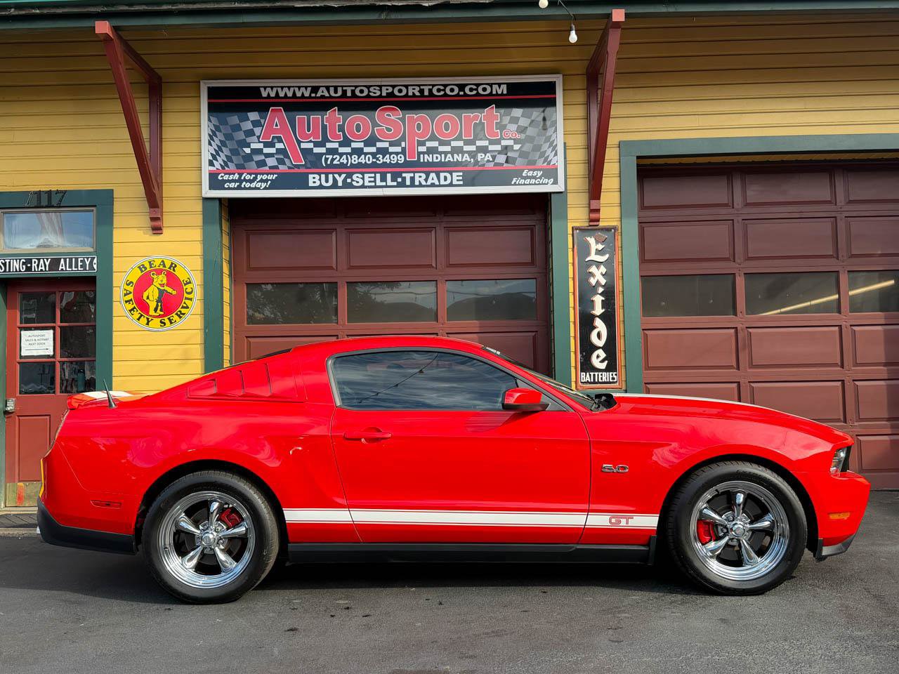 Used 2012 Ford Mustang GT RWD image 3