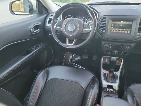 Used 2020 Jeep Compass Latitude image 10