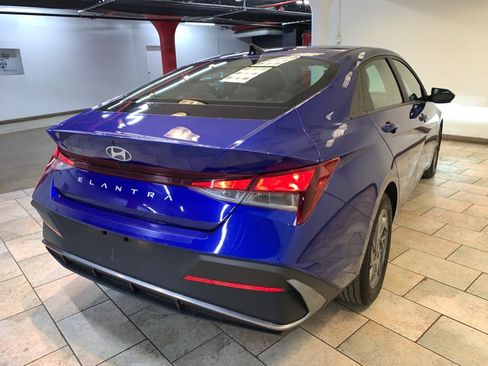 Used 2024 Hyundai Elantra SEL image 7