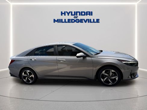 Used 2023 Hyundai Elantra Limited FWD image 7