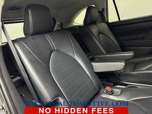 Used 2021 Toyota Highlander XLE image 21