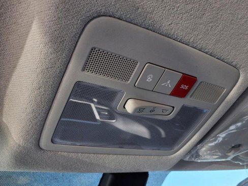 New 2025 Hyundai Venue Limited image 14