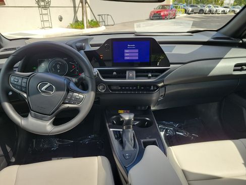 Certified 2024 Lexus UX 250h FWD image 14