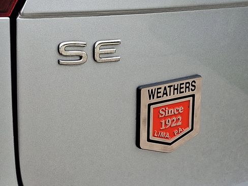 Used 2023 Volkswagen Tiguan SE AWD/4WD image 31