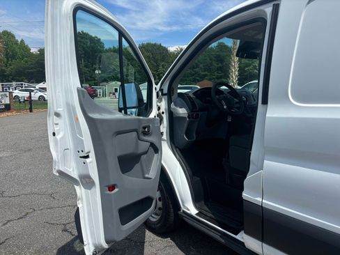 Used 2016 Ford Transit 150 130 Low Roof RWD image 38