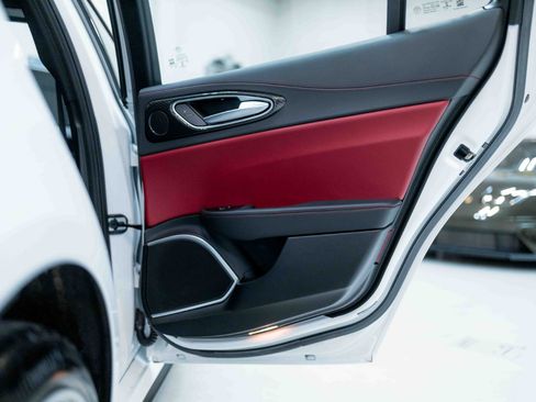 Used 2017 Alfa Romeo Giulia Quadrifoglio image 49