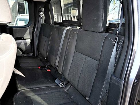 Used 2017 Nissan Titan SV image 11