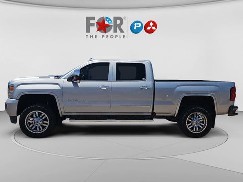 Used 2019 GMC Sierra 3500 Denali w/ Duramax Plus Package AWD/4WD image 2