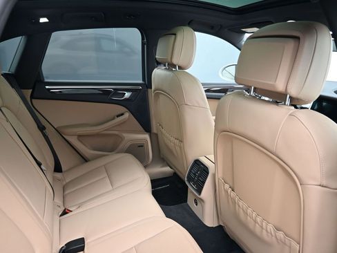 Certified 2026 Porsche Macan S AWD/4WD image 7