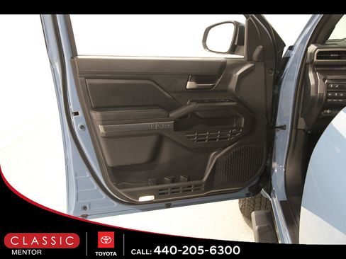Used 2026 Toyota Tacoma TRD Off-Road AWD/4WD image 4