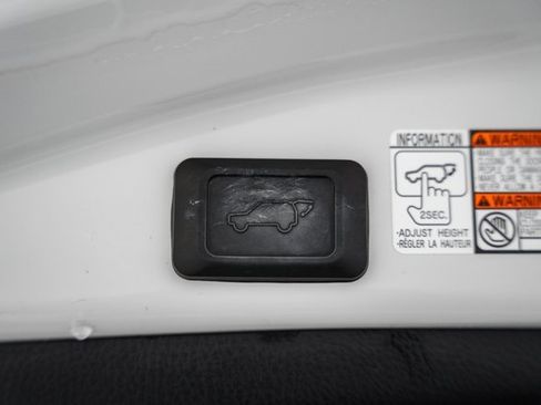 Used 2015 Toyota RAV4 XLE image 9