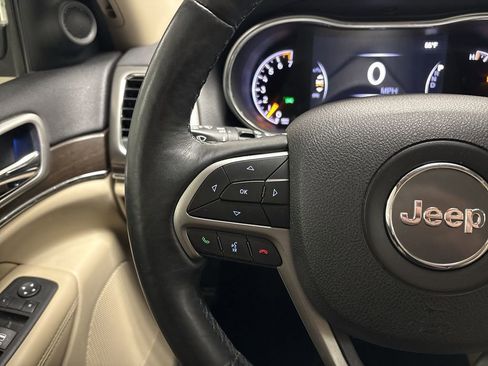 Used 2018 Jeep Grand Cherokee Limited image 53